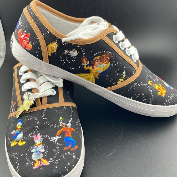 Bradford Exchange Disney Sneakers size 7 - Picture 5 of 8